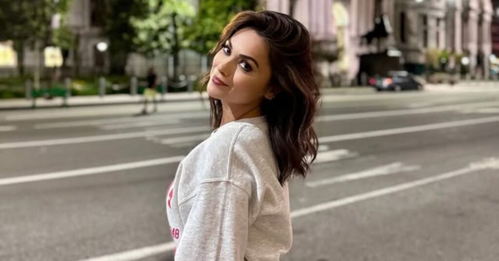 How old is Aishah Hasnie? Age and birthday