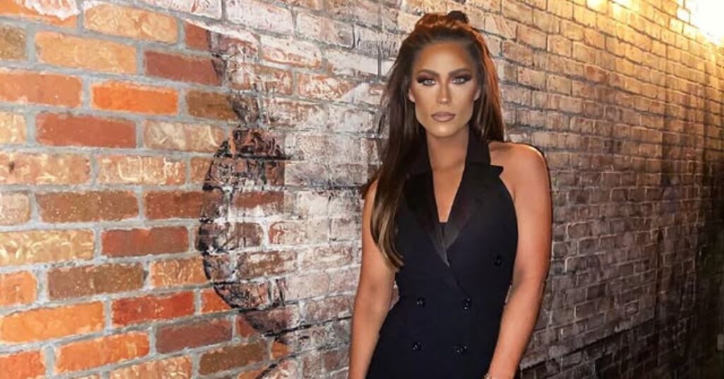 How old is Alex Kraemer? Age and birthday