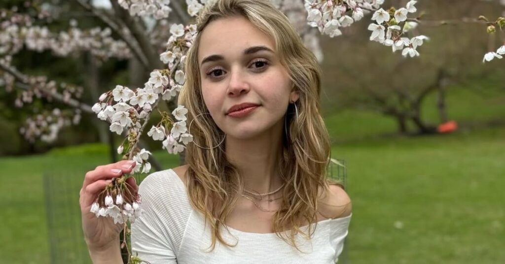 How old is Nikki Roumel? Age and birthday