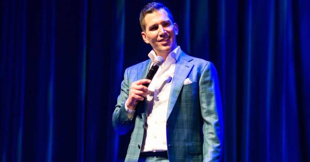 How old is Pat Tomasulo? Age and birthday