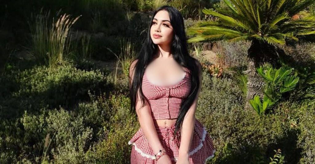 Jailyne Ojeda's height, weight, and body measurements