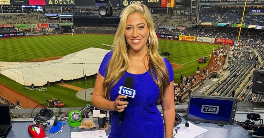 What is Meredith Marakovits’ net worth and salary?