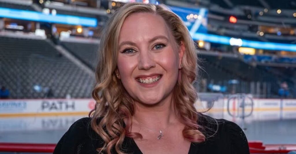 What is Rebecca Yarros’ net worth and salary?