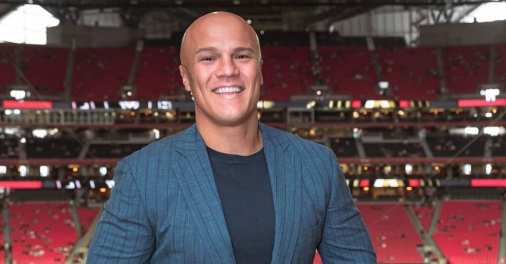 How old is Coy Wire? Age and birthday